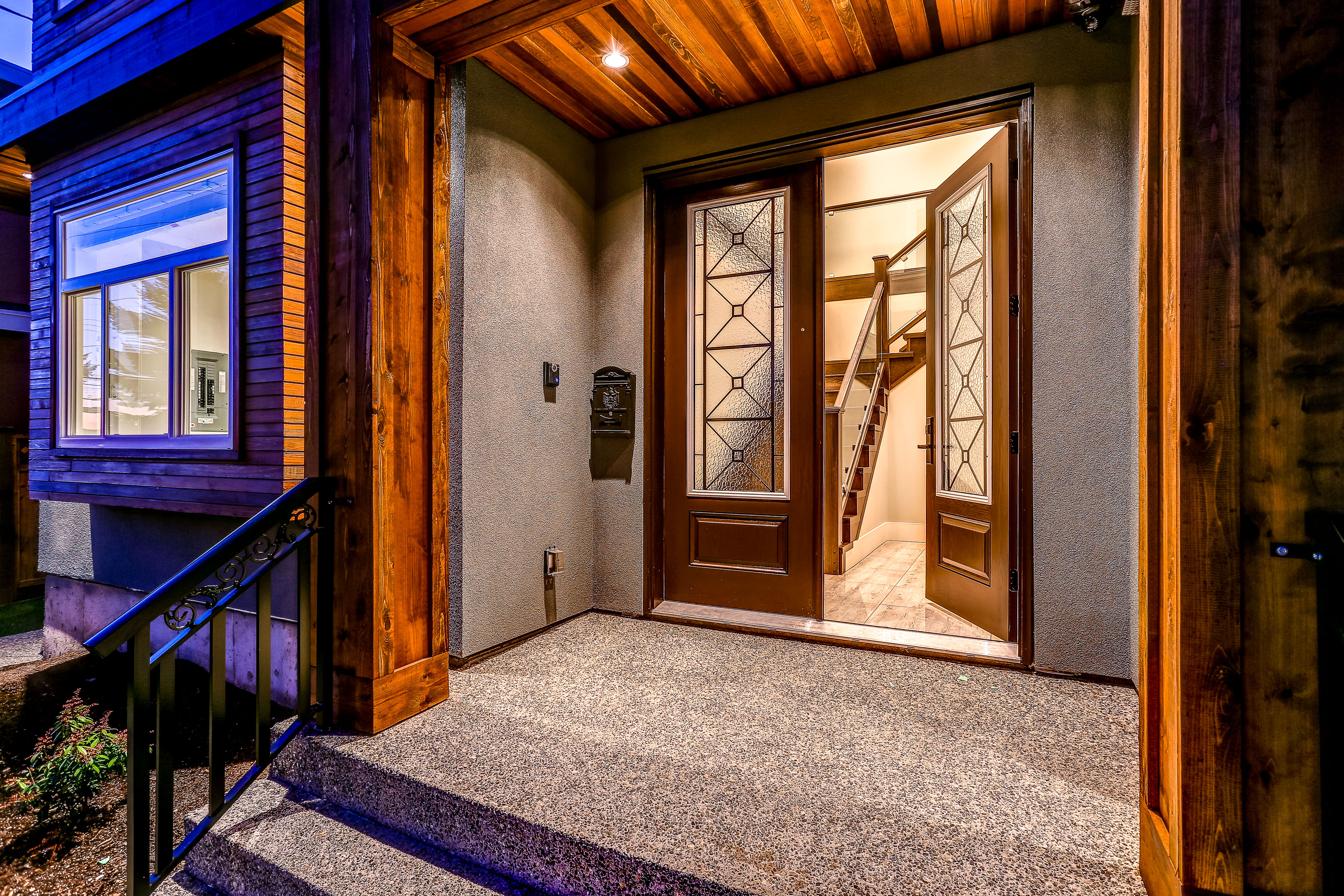 8041 12TH AVENUE, Burnaby East 3