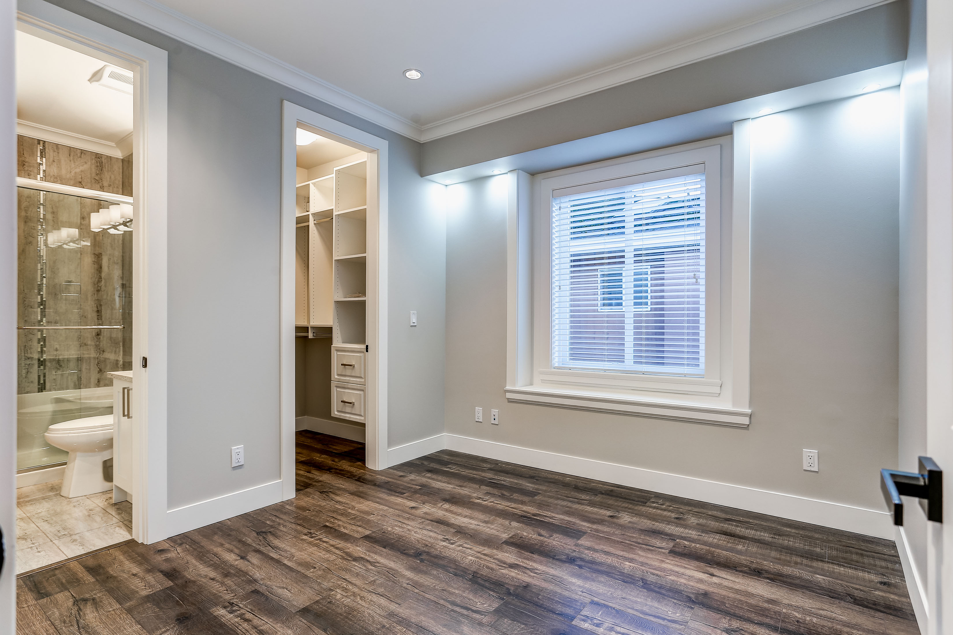 8041 12TH AVENUE, Burnaby East 18