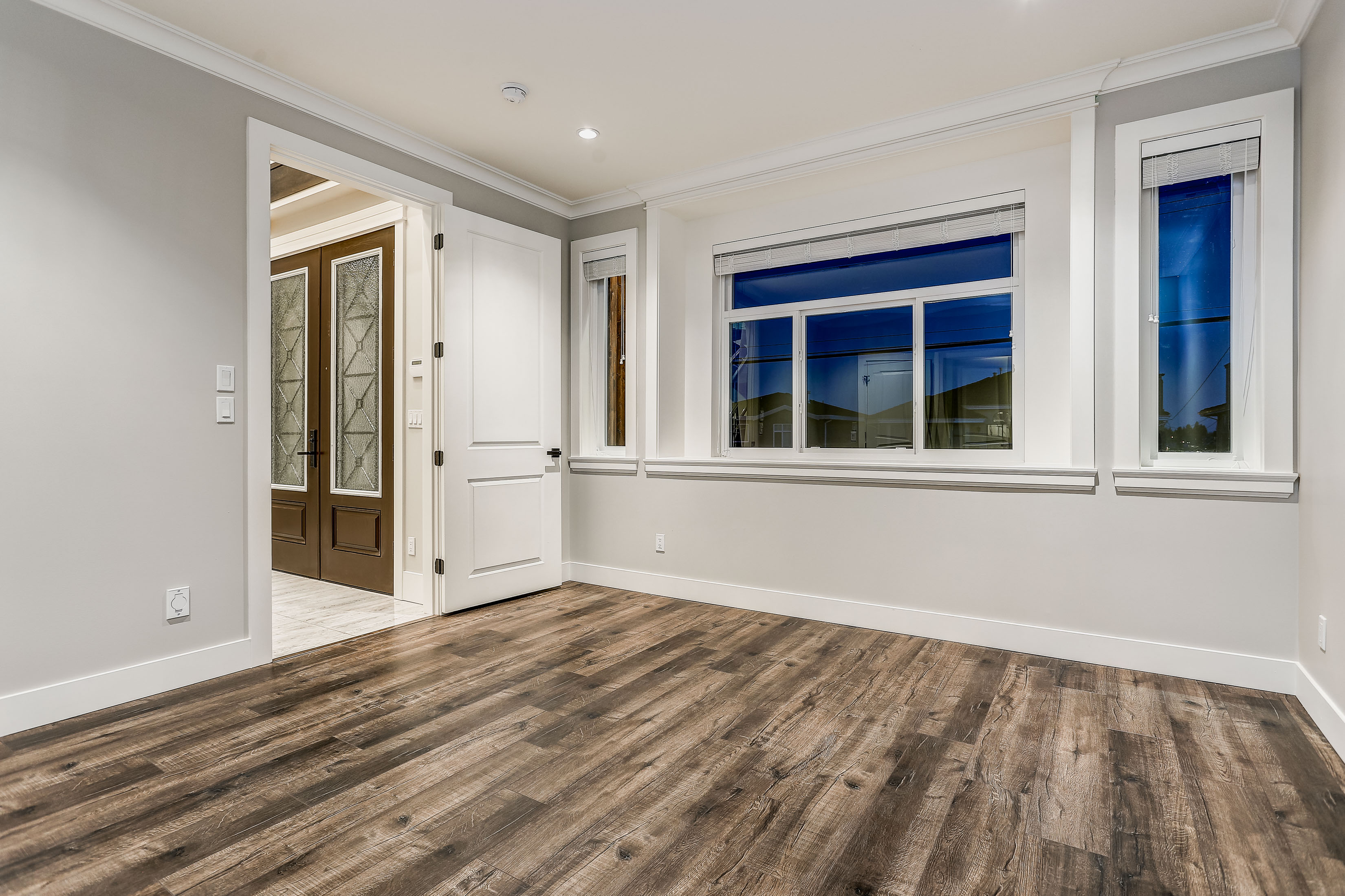 8041 12TH AVENUE, Burnaby East 19