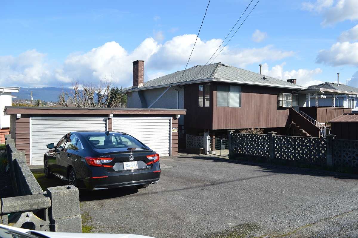 5680 HYDE STREET Burnaby North 18