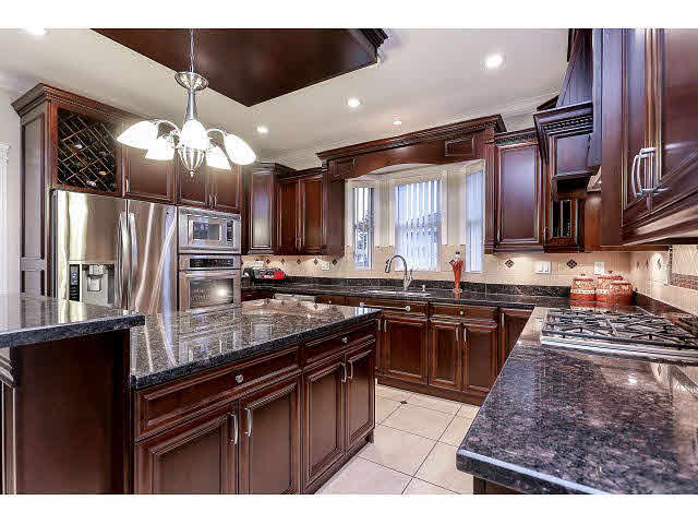 8135 14TH AVENUE BURNABY 3