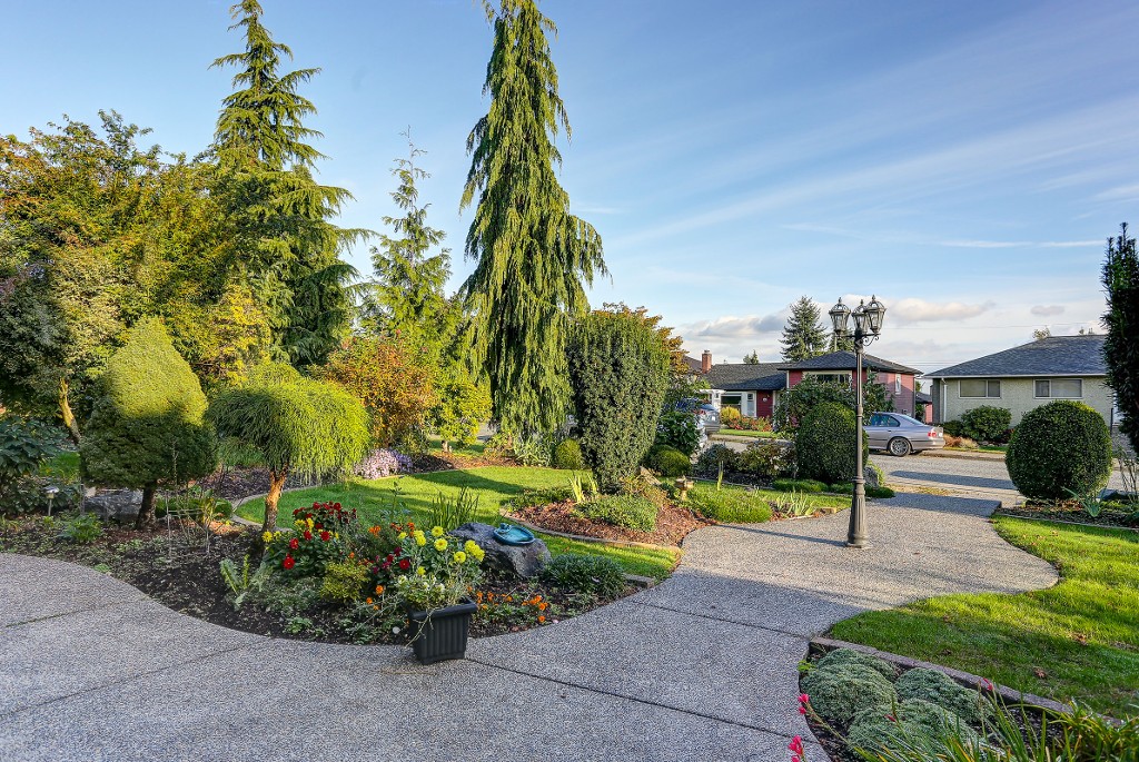 8425 11TH AVENUE BURNABY 7