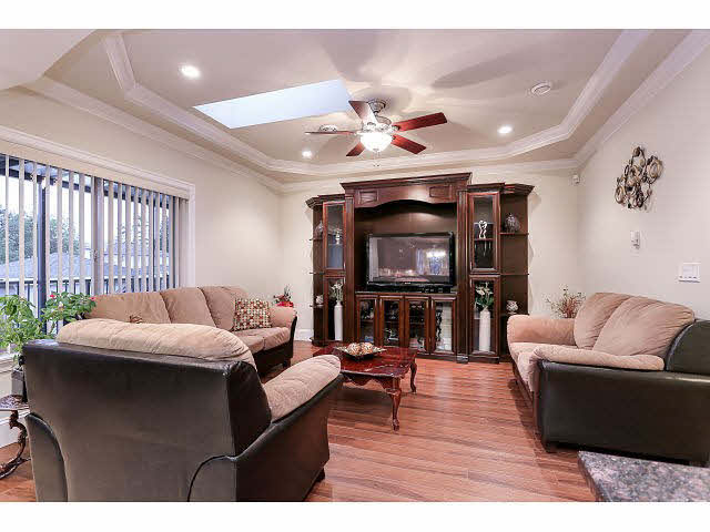 8135 14TH AVENUE BURNABY 7