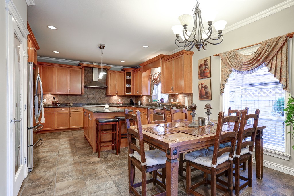 8425 11TH AVENUE BURNABY 15