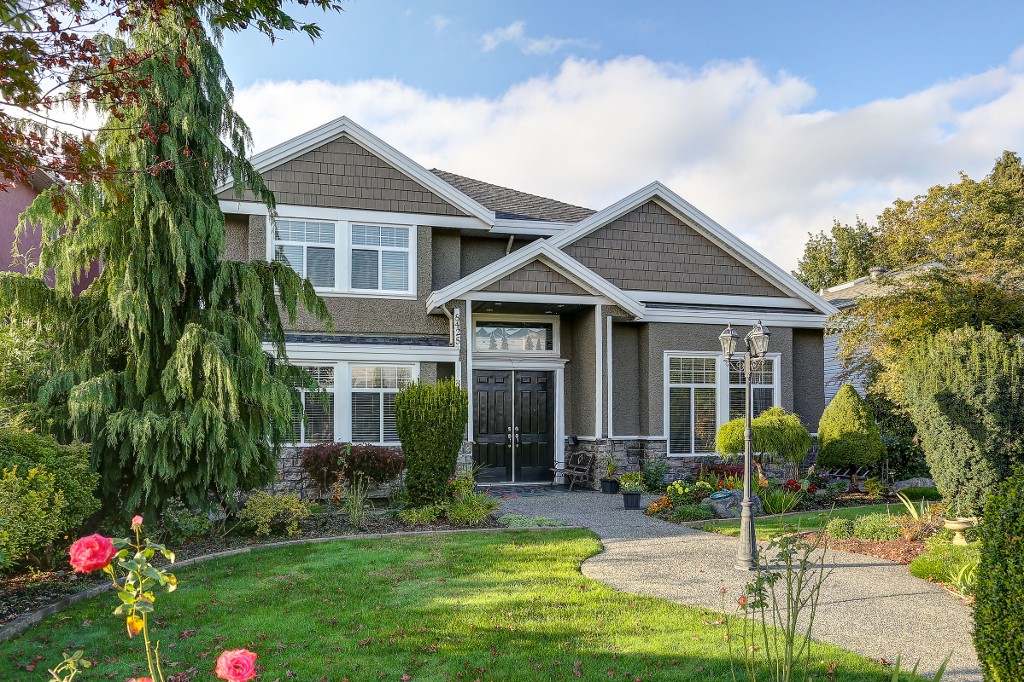 8425 11TH AVENUE BURNABY
