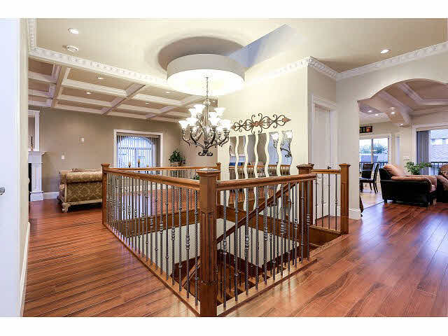 8135 14TH AVENUE BURNABY 14