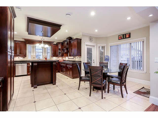 8135 14TH AVENUE BURNABY 15