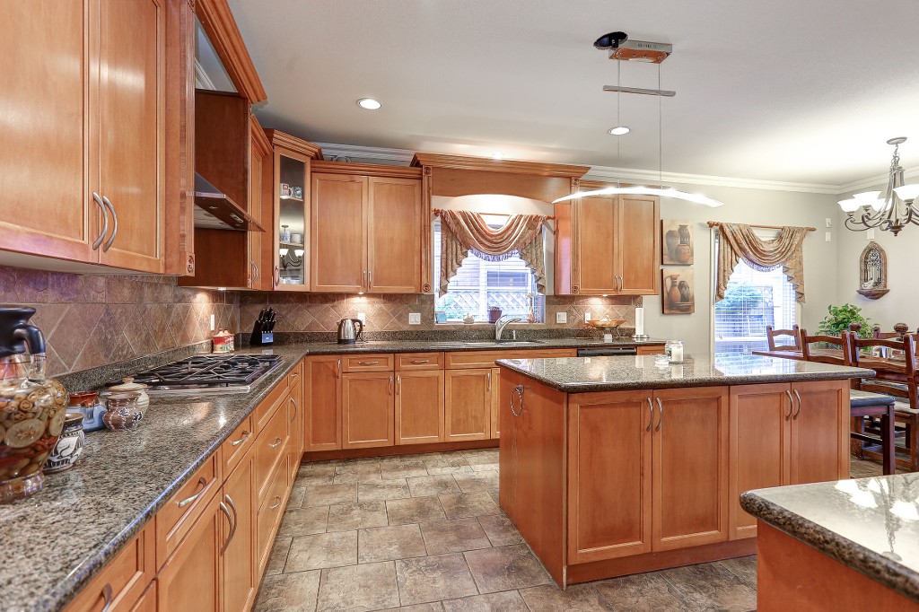 8425 11TH AVENUE BURNABY 18