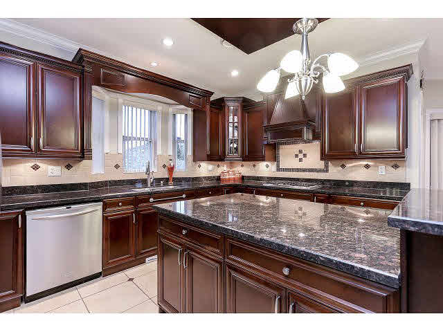 8135 14TH AVENUE BURNABY 17