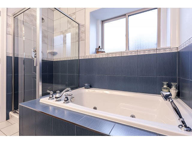 8135 14TH AVENUE BURNABY 18