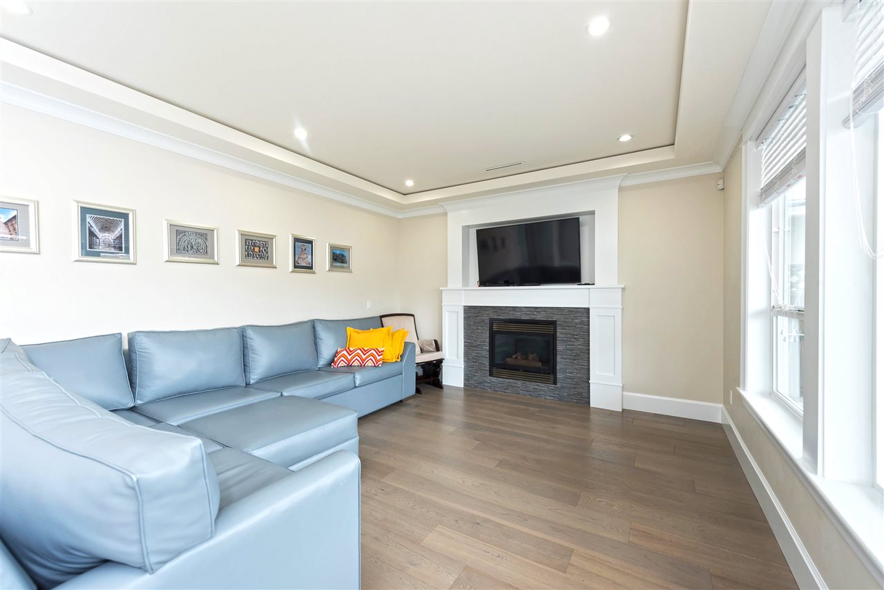 8037 17TH AVENUE BURNABY 14