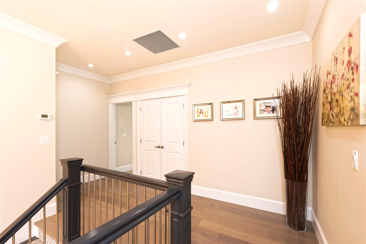 8037 17TH AVENUE BURNABY 16