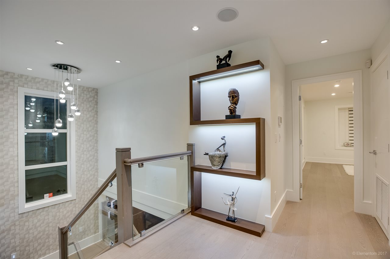 7849 16TH AVENUE BURNABY 14