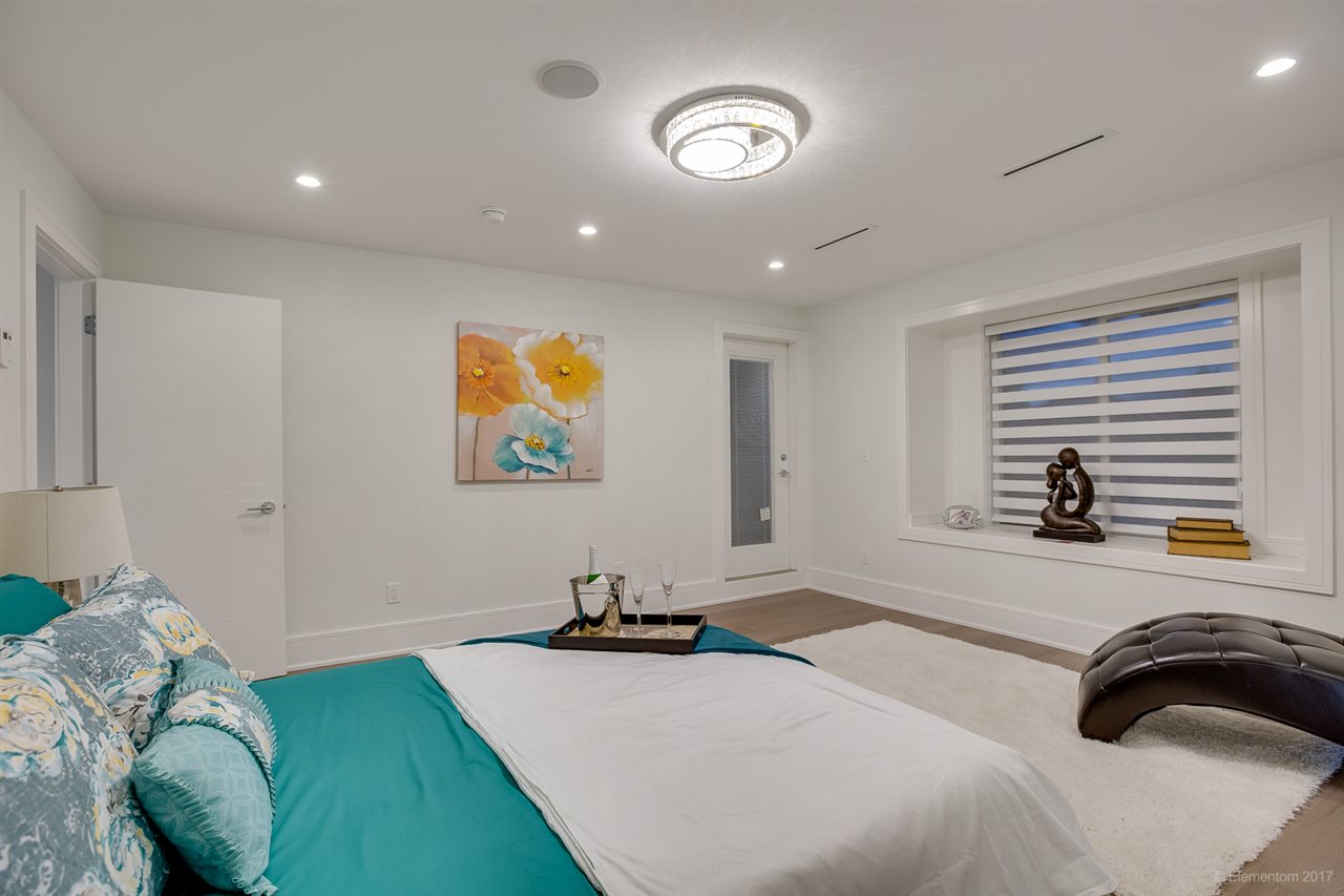 7849 16TH AVENUE BURNABY 15
