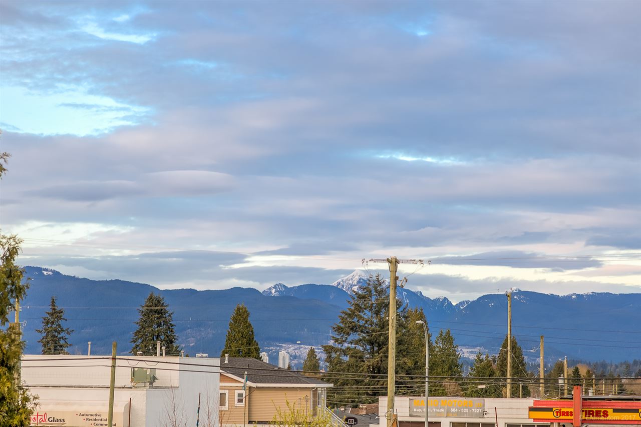 7849 16TH AVENUE BURNABY 18