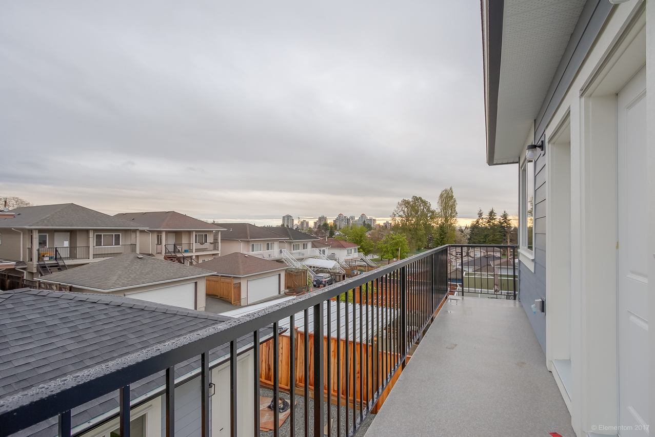 7742 DAVIES STREET BURNABY 27
