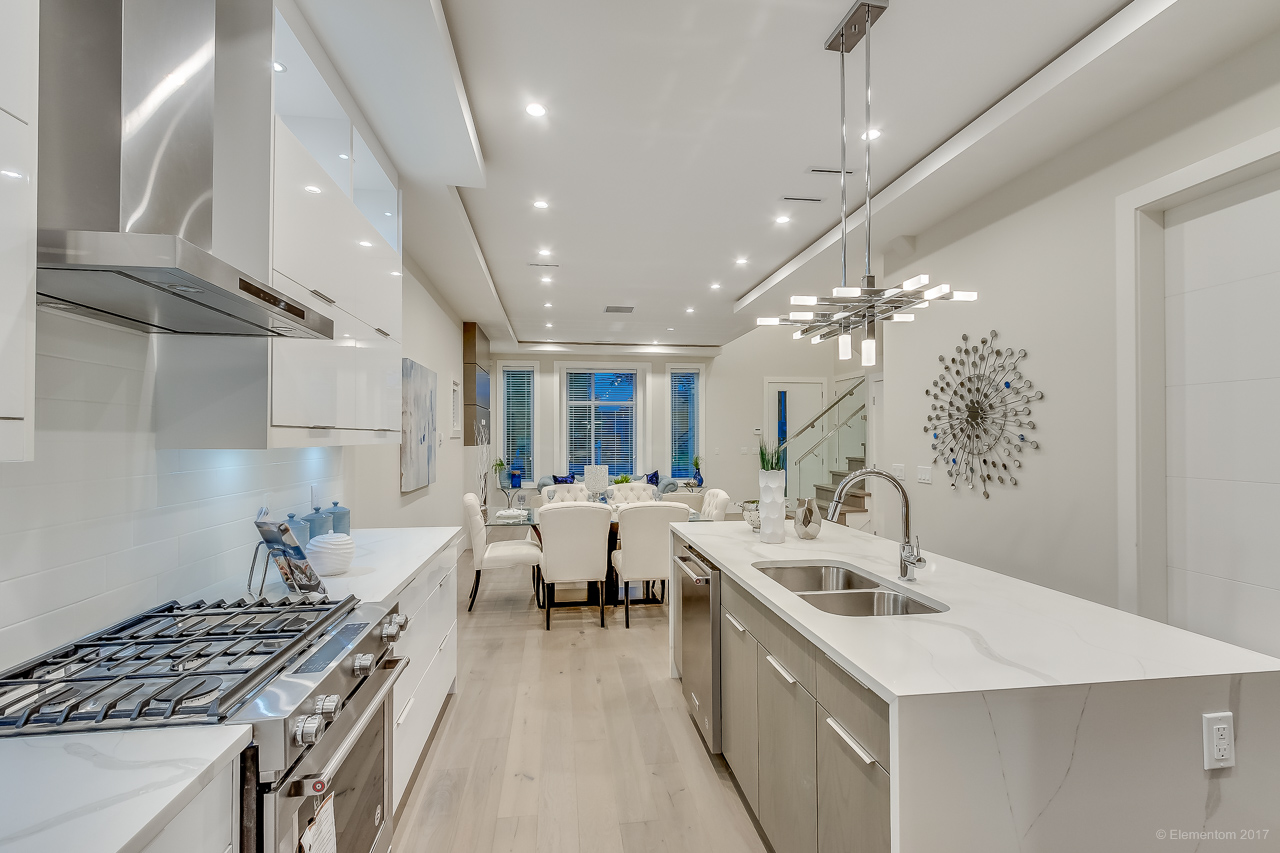 7742 DAVIES STREET BURNABY 12