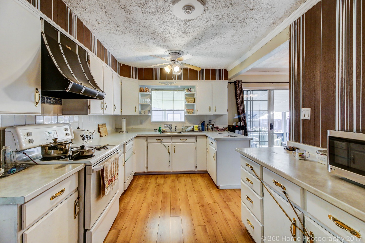 8086 16TH AVENUE, BURNABY 10