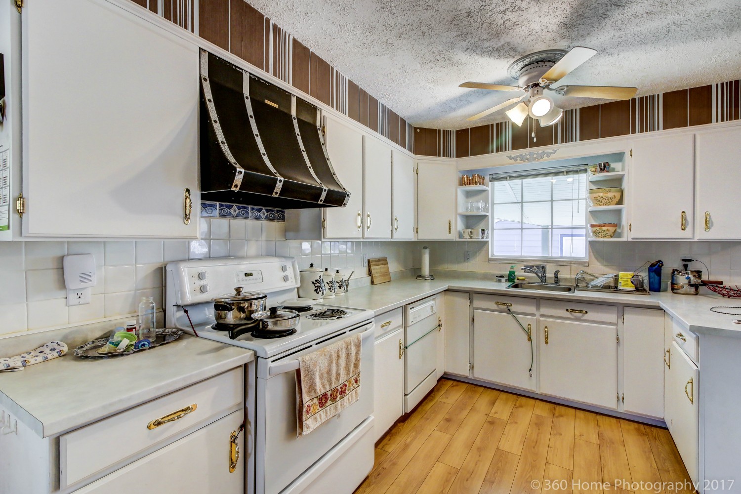 8086 16TH AVENUE, BURNABY 9