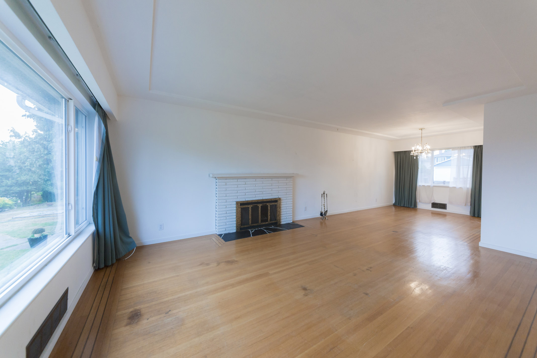 8399 10TH AVENUE, BURNABY 2