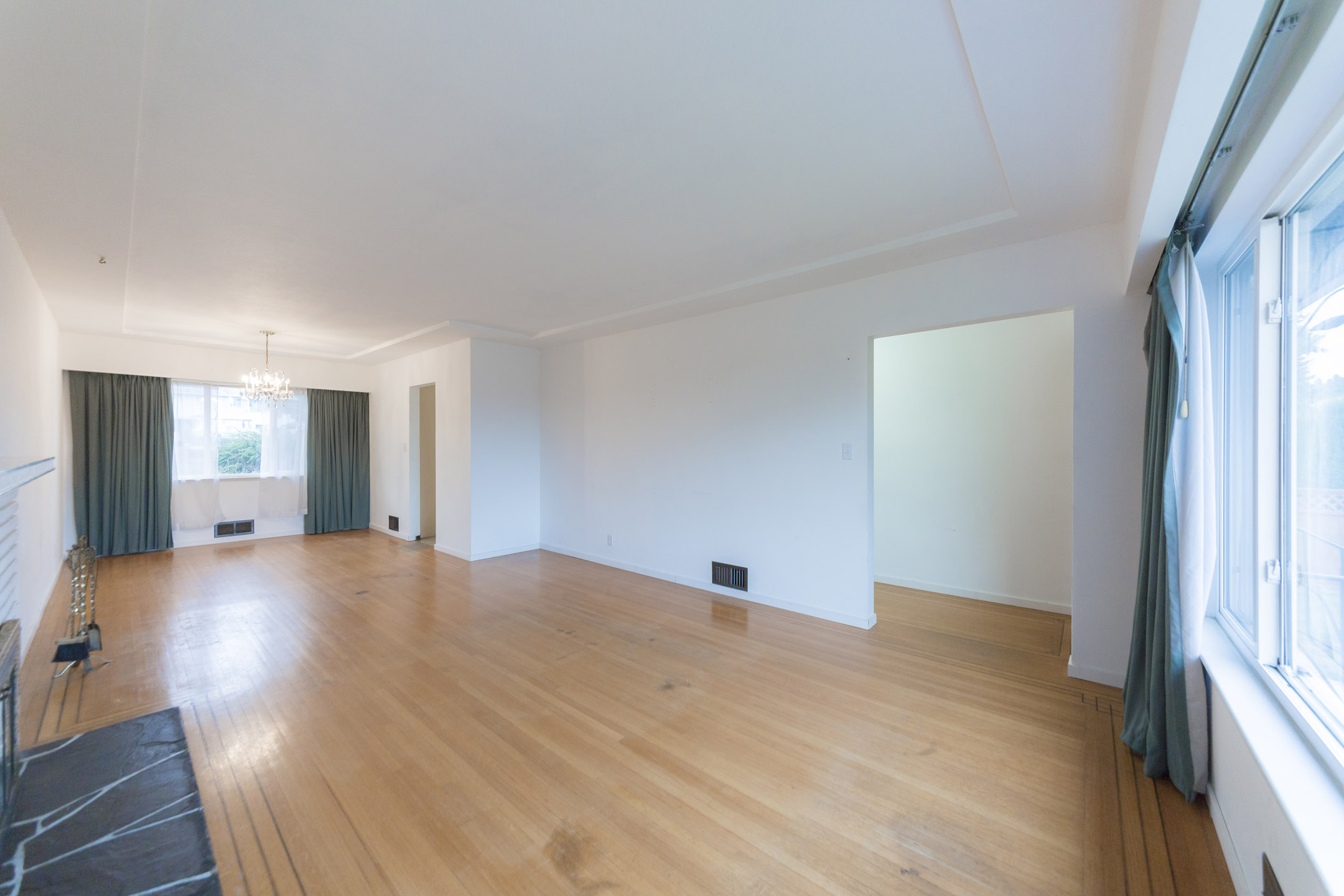 8399 10TH AVENUE, BURNABY 3
