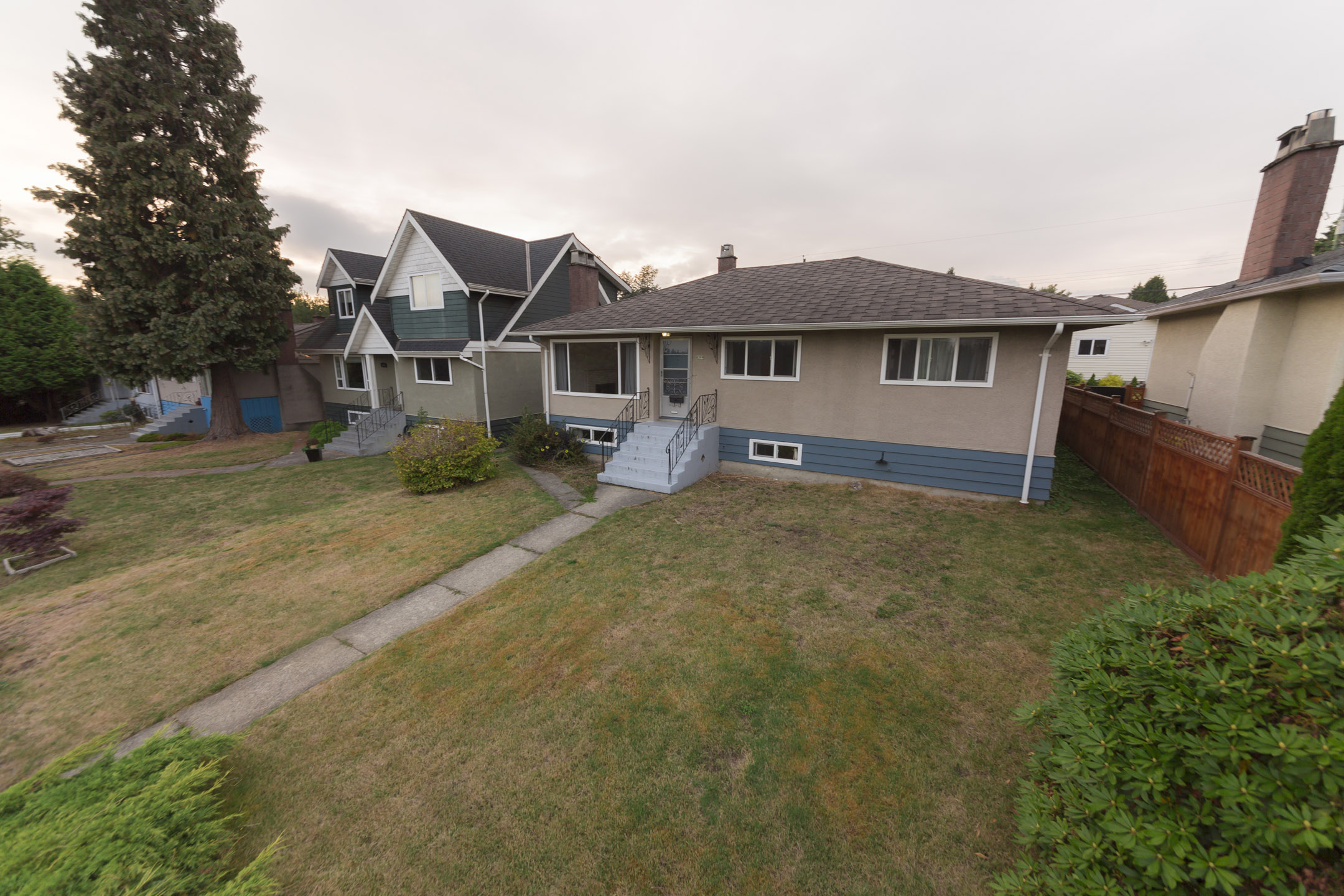 8399 10TH AVENUE, BURNABY