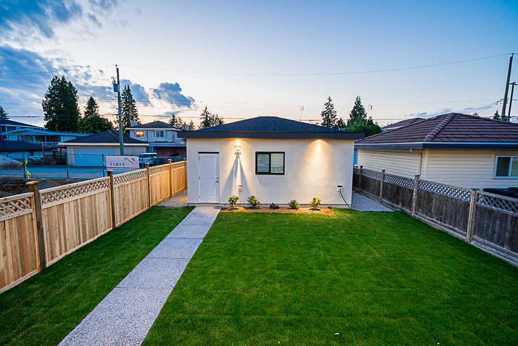 8025 16th Avenue, Burnaby 39