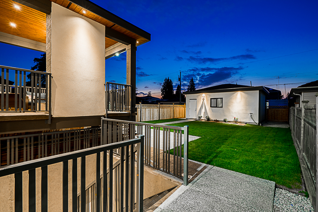 8025 16th Avenue, Burnaby 43