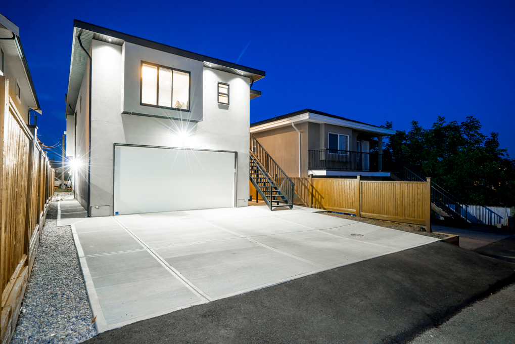 7693 BURGESS STREET, BURNABY 29