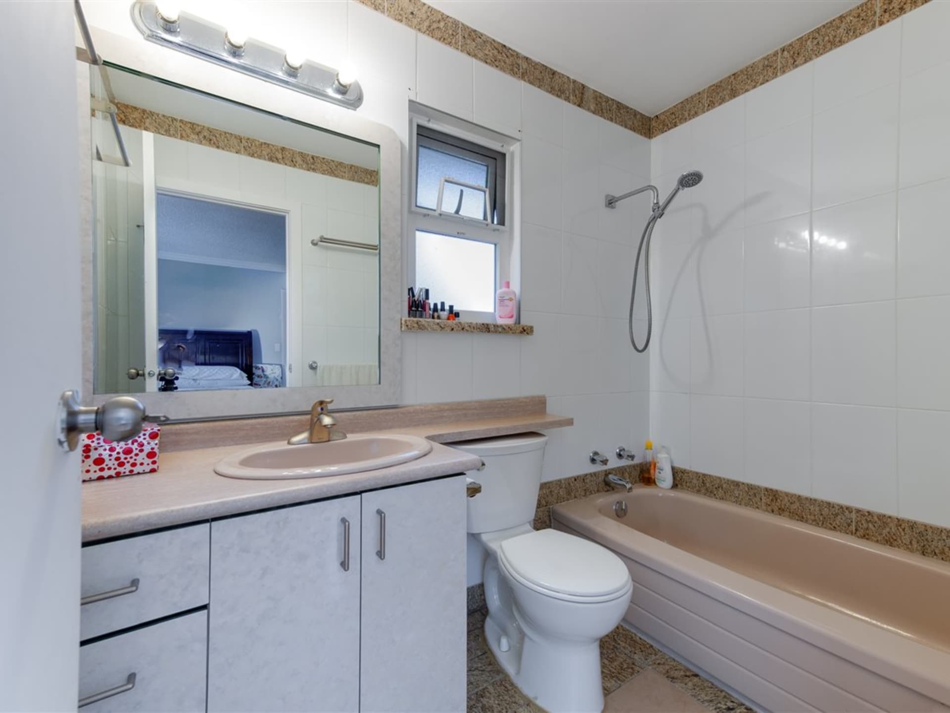 8391 11th Avenue Burnaby 8