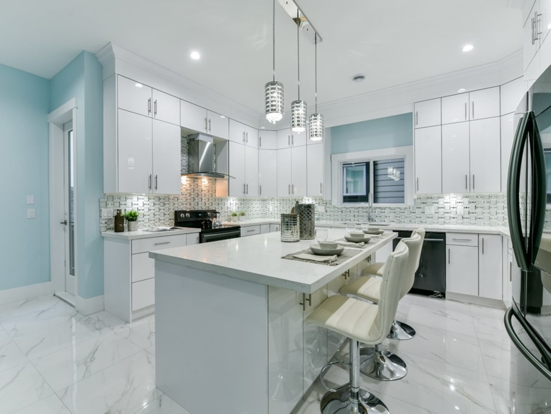 906 Alderson Avenue Coquitlam 9