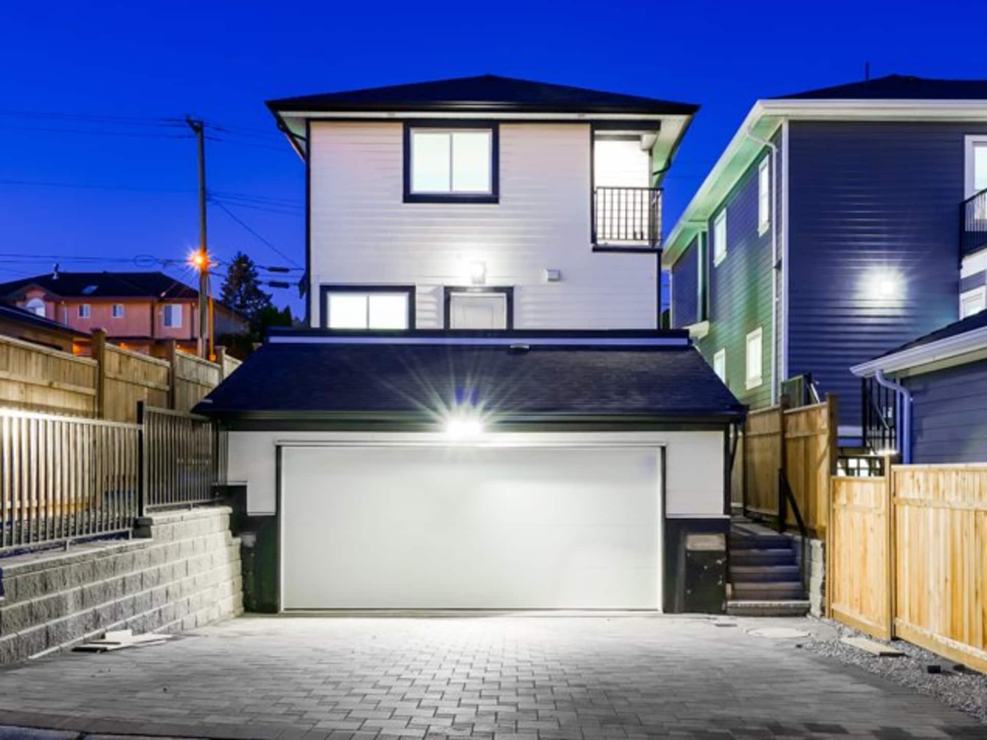 904 Alderson Avenue, Coquitlam 18