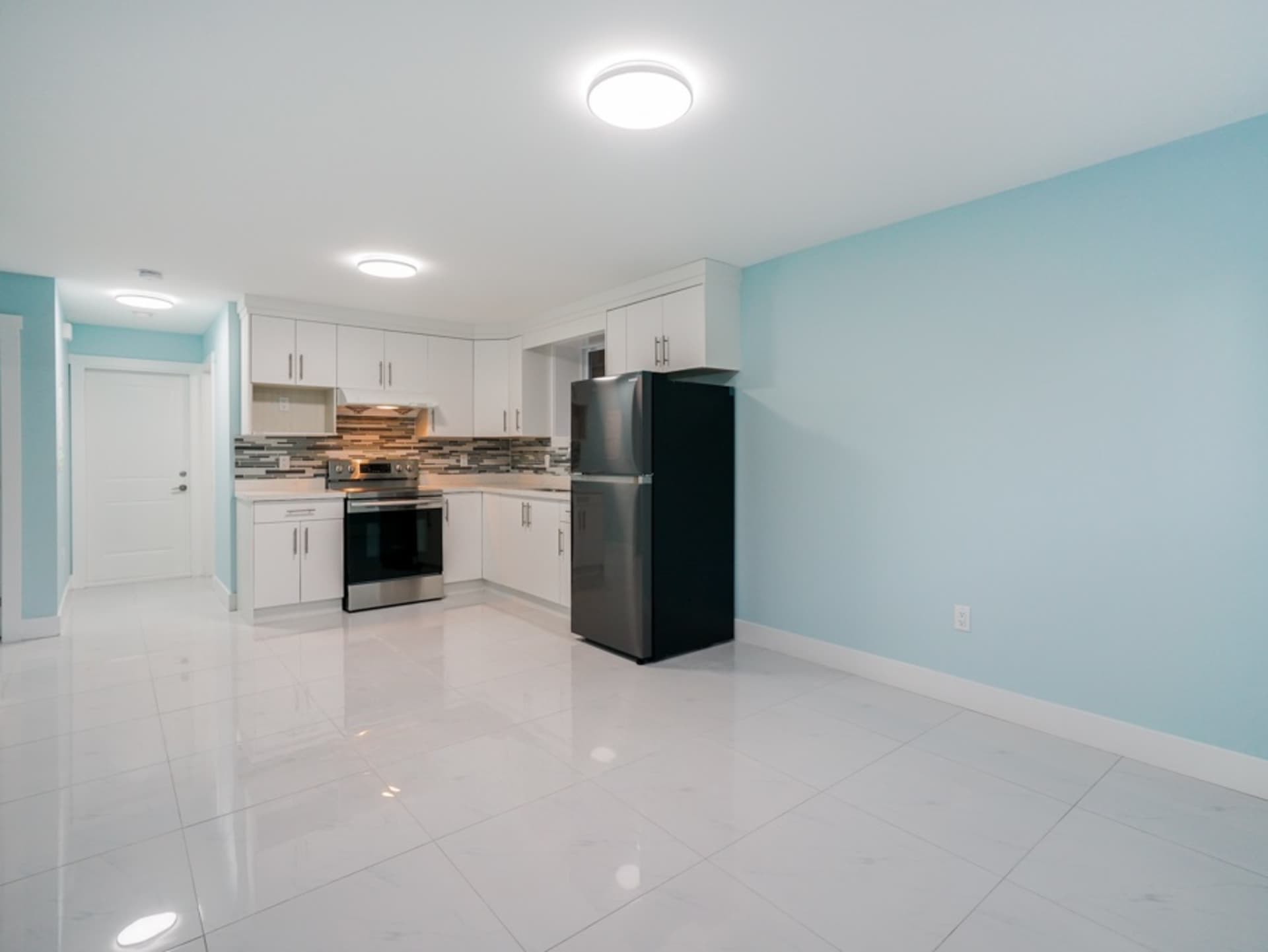 906 Alderson Avenue Coquitlam 18