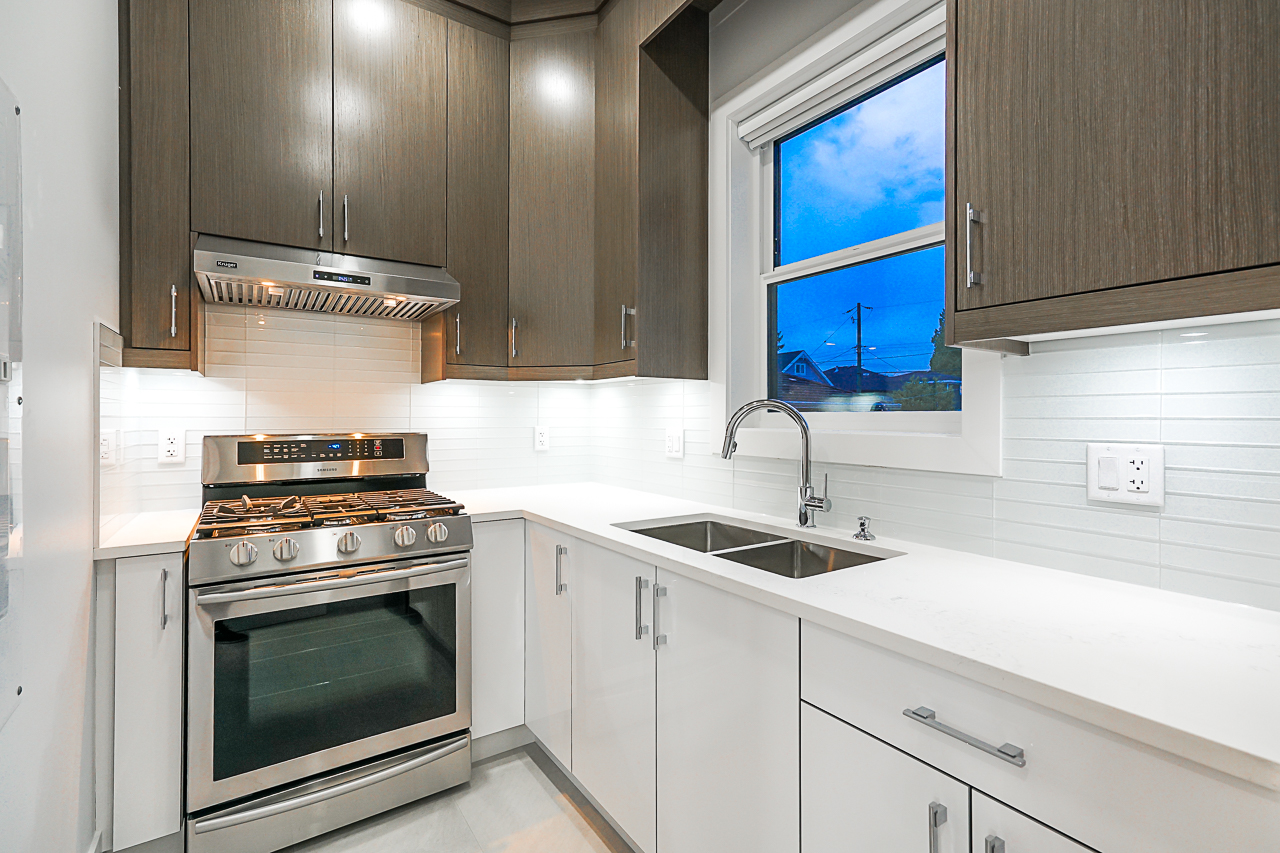 8017 16th Avenue, Burnaby 10