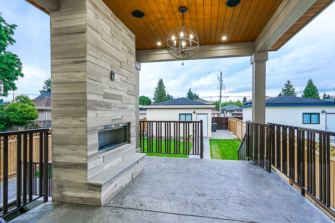 8017 16th Avenue, Burnaby 32