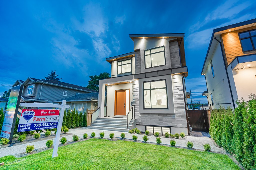 8017 16th Avenue, Burnaby