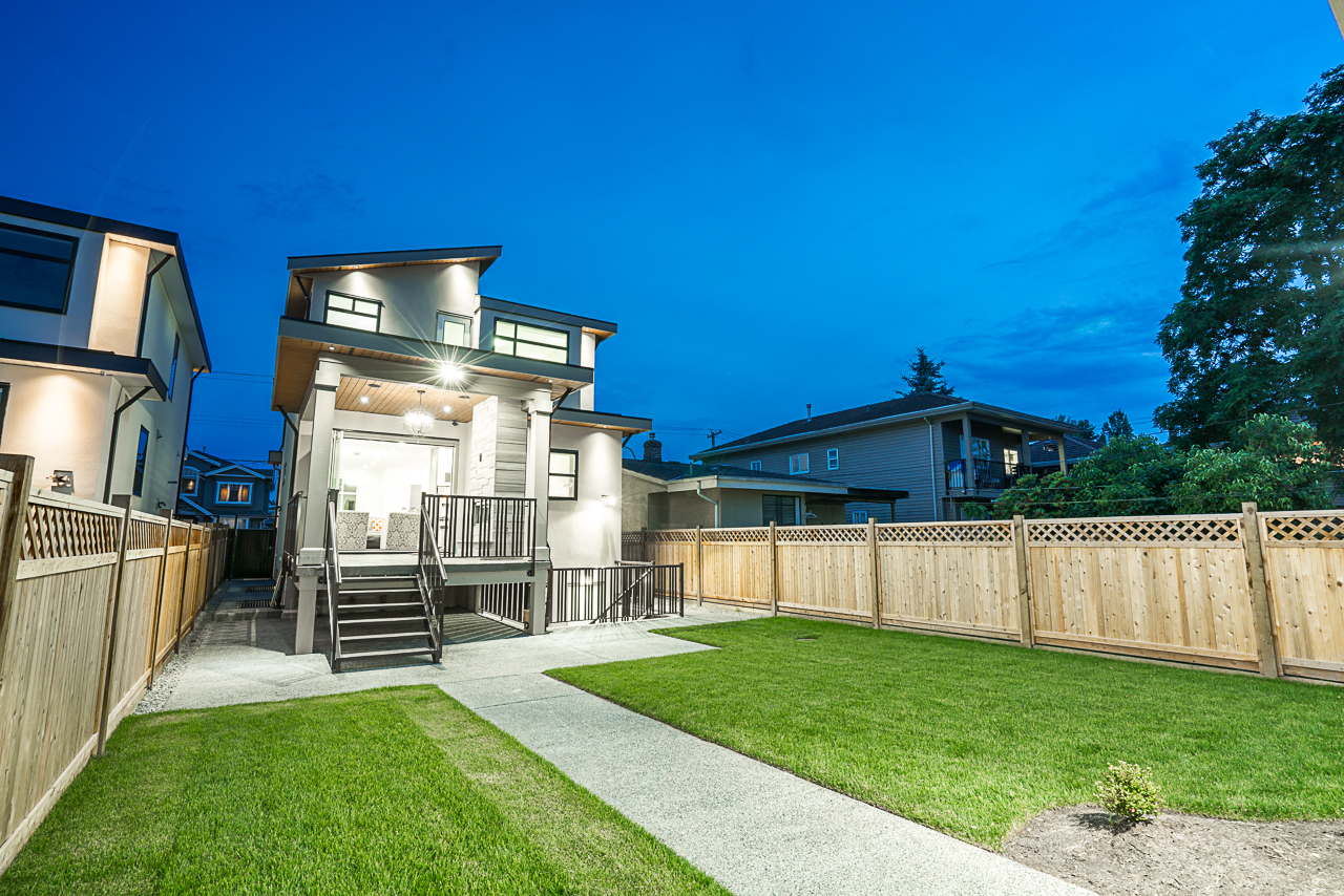 8017 16th Avenue, Burnaby 40