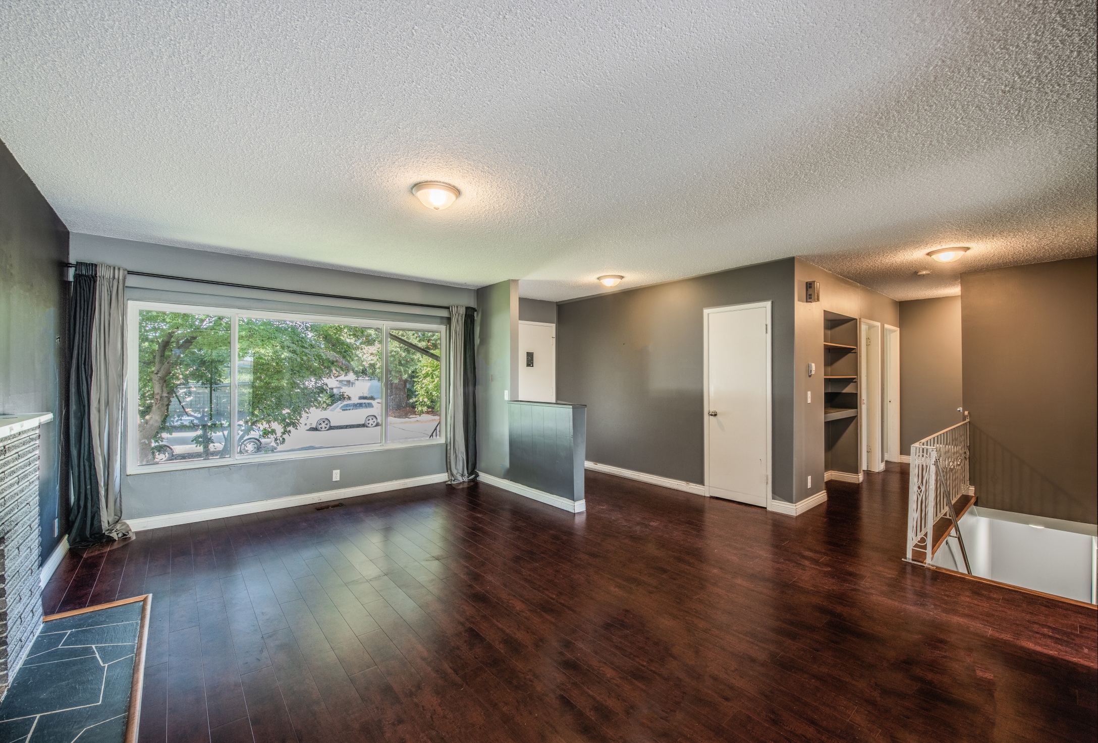 8670 11TH AVENUE, BURNABY 3