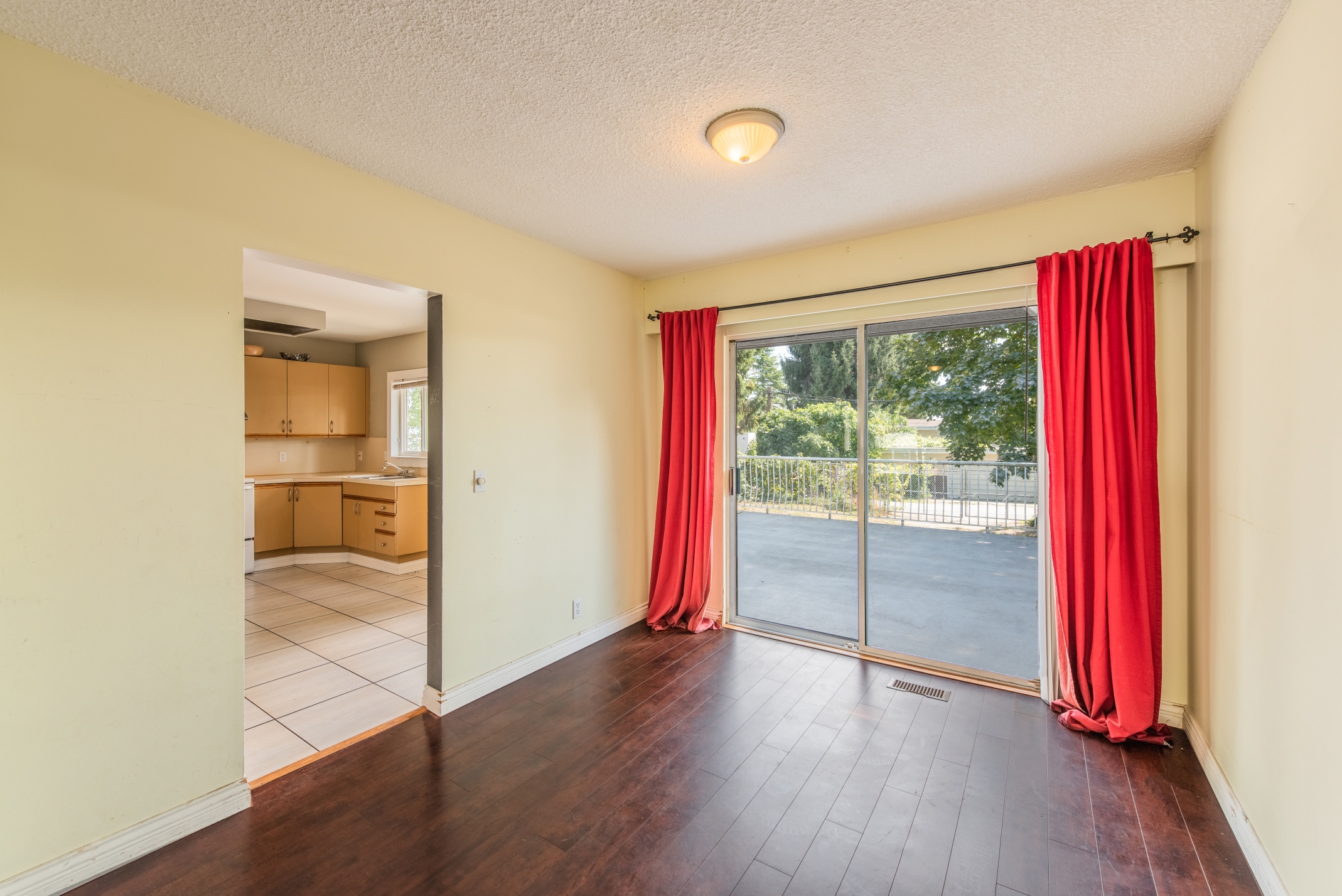 8670 11TH AVENUE, BURNABY 4