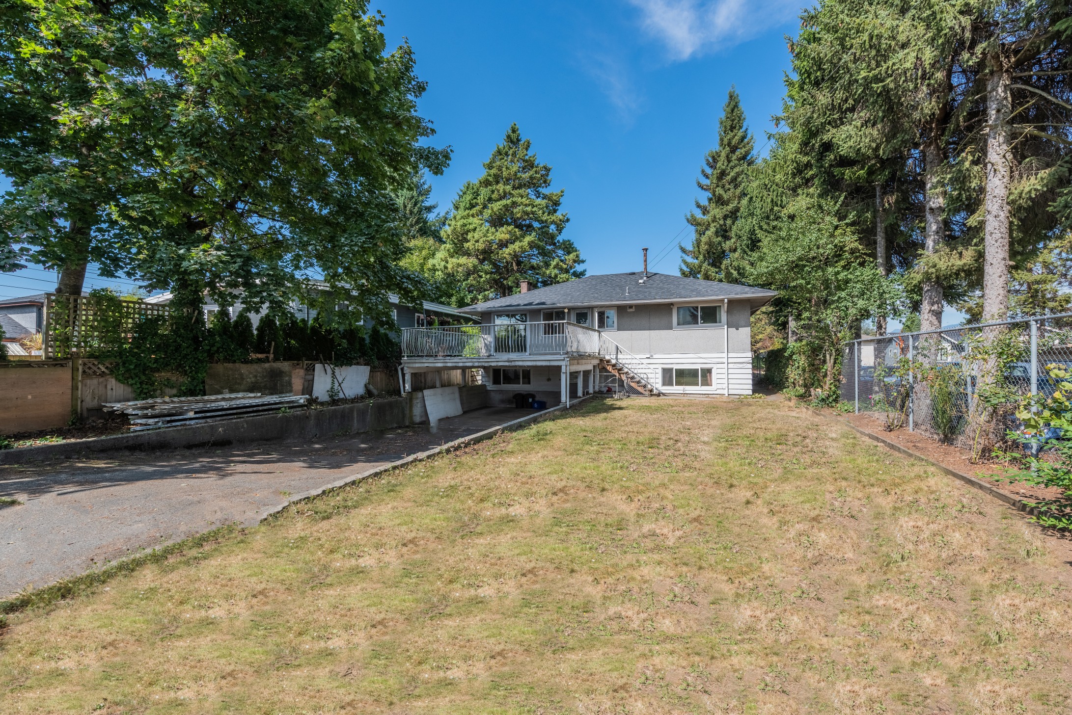 8670 11TH AVENUE, BURNABY 6