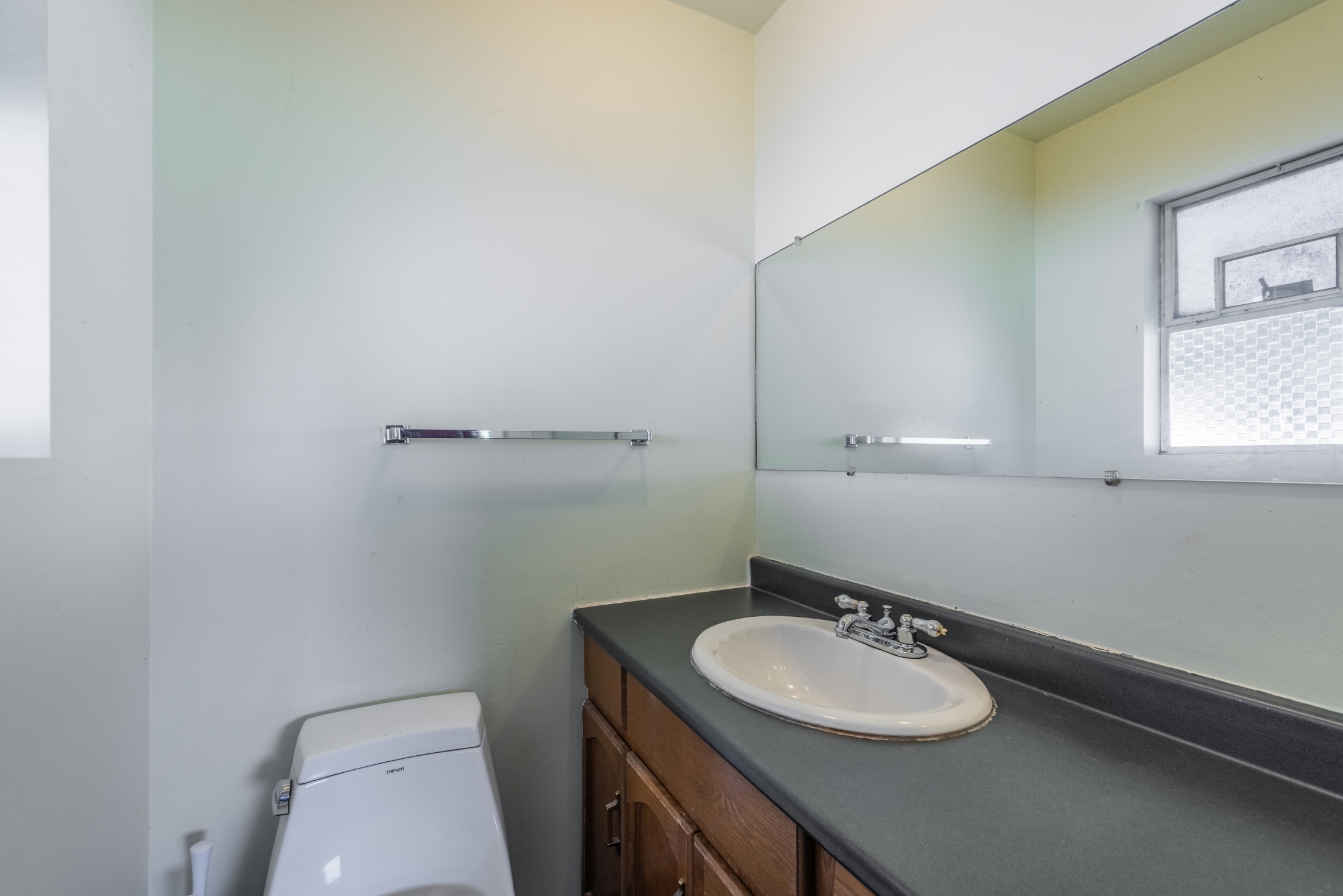 8670 11TH AVENUE, BURNABY 9