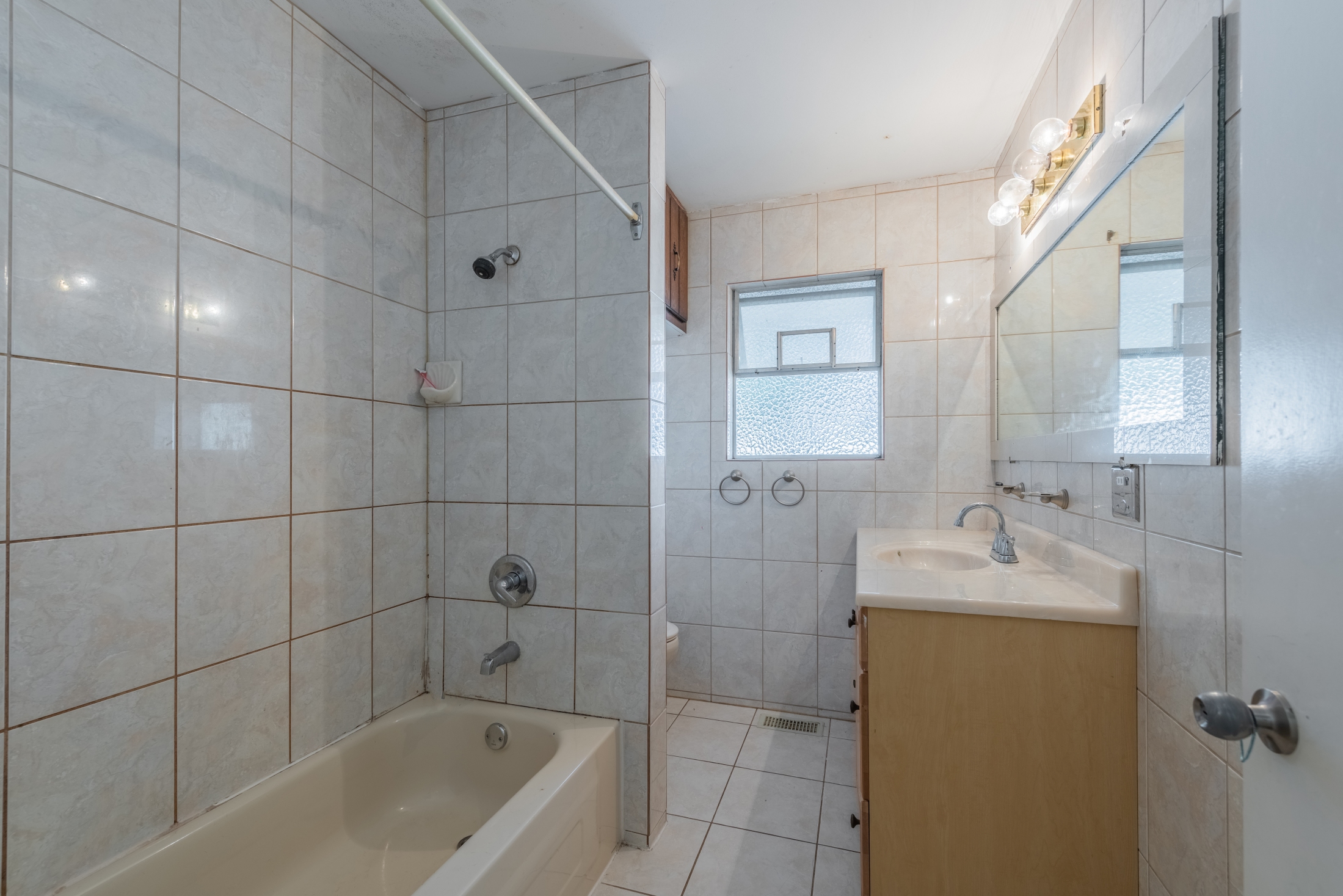8670 11TH AVENUE, BURNABY 10