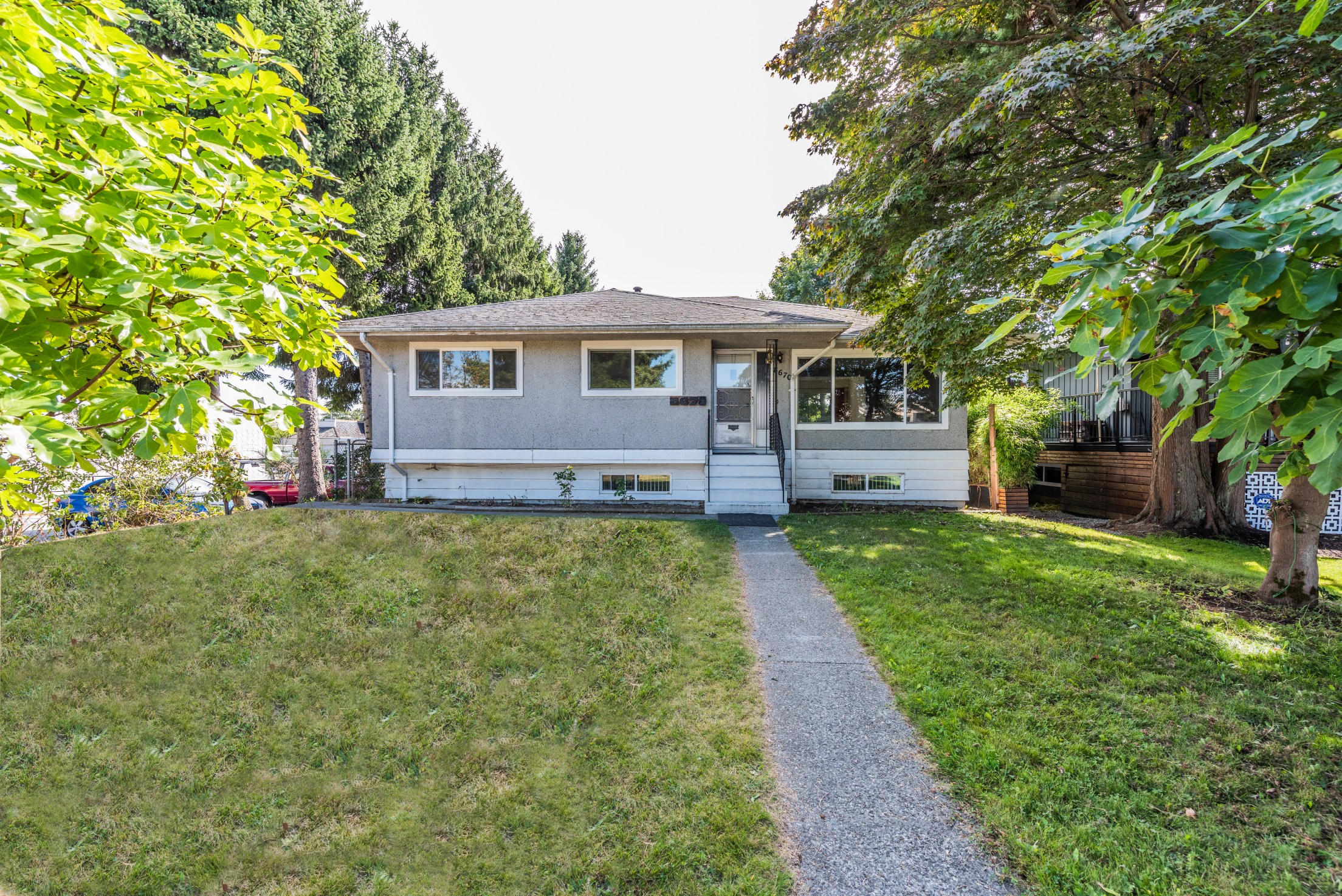 8670 11TH AVENUE, BURNABY