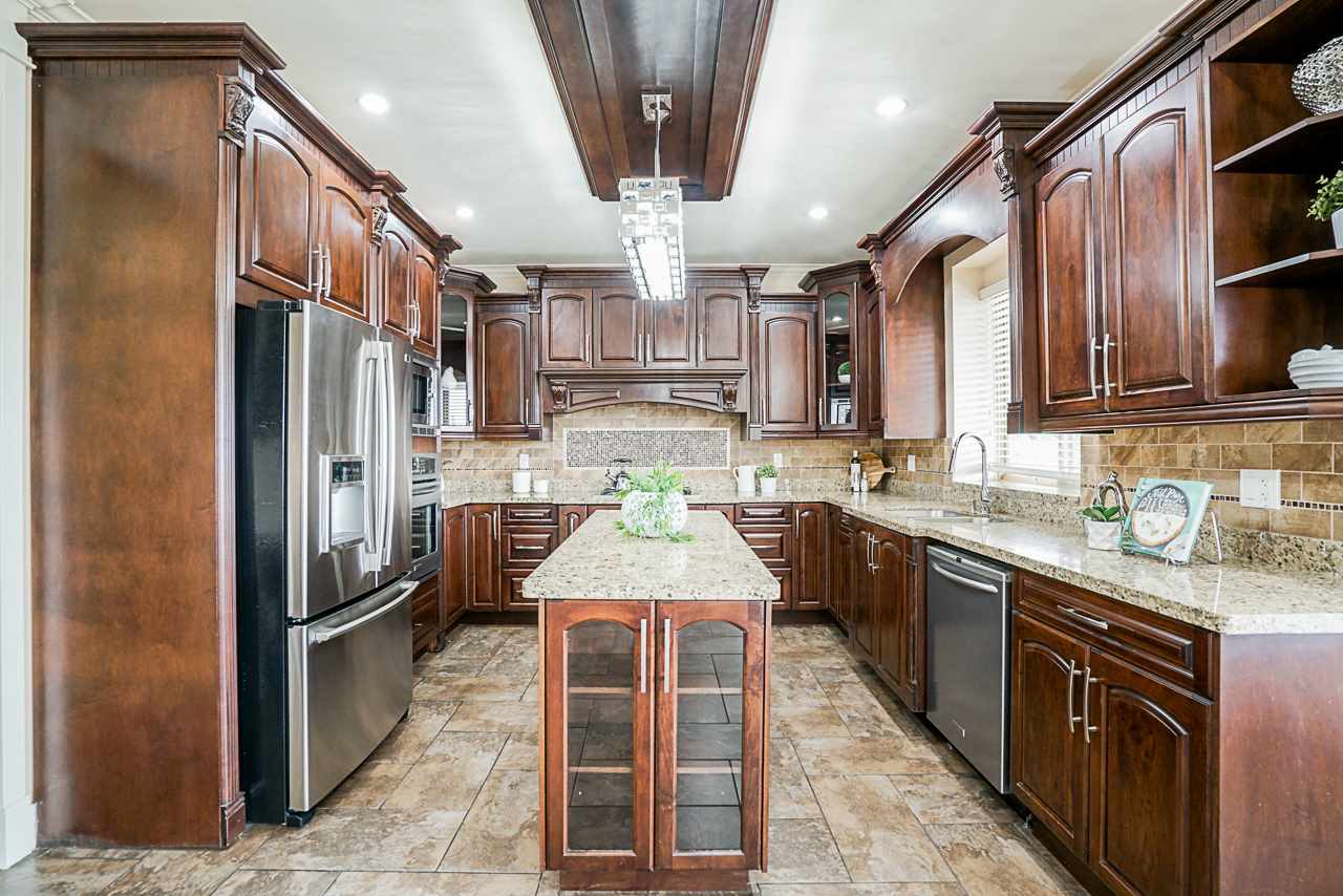 8068 11TH AVENUE Burnaby East 21