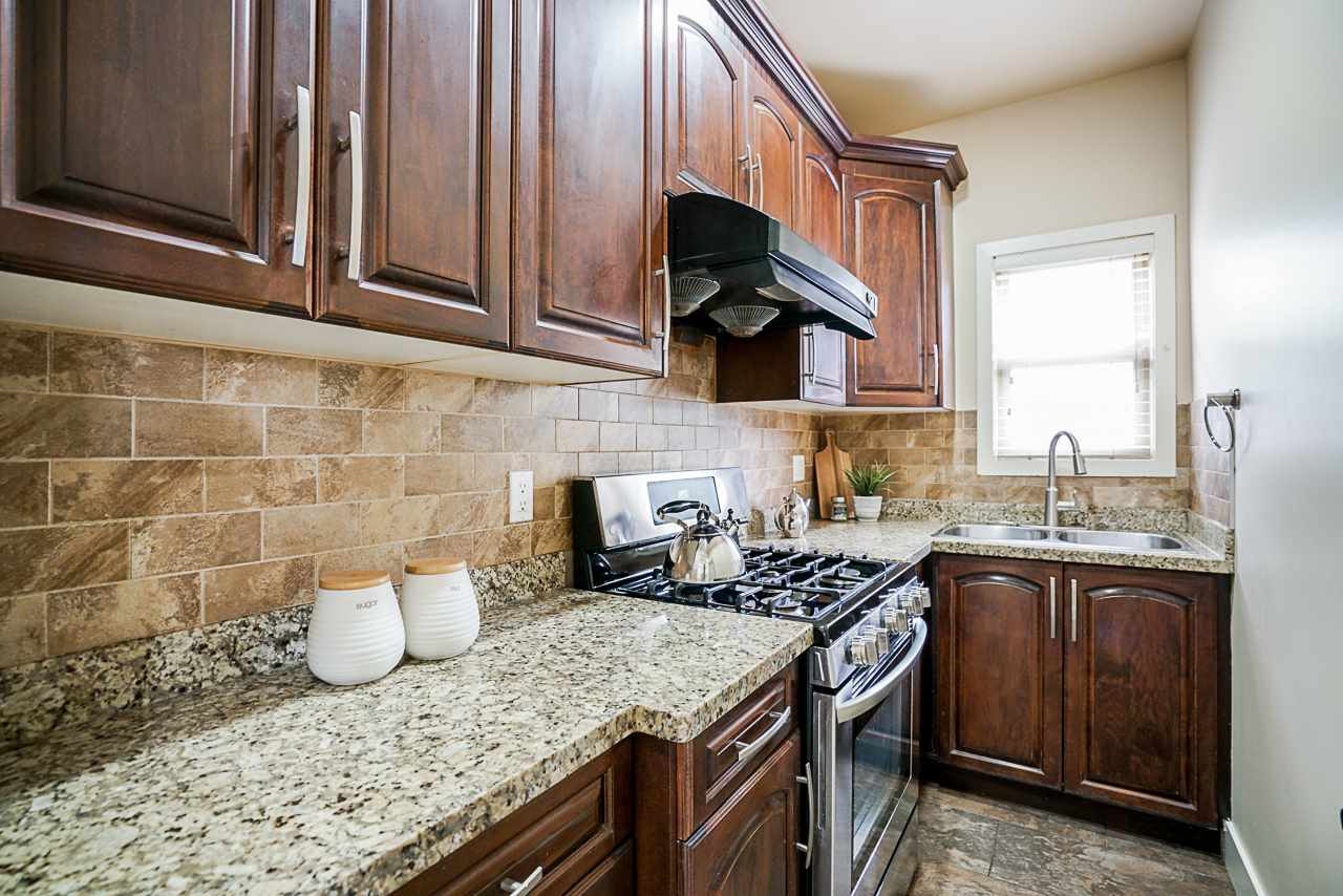 8068 11TH AVENUE Burnaby East 23