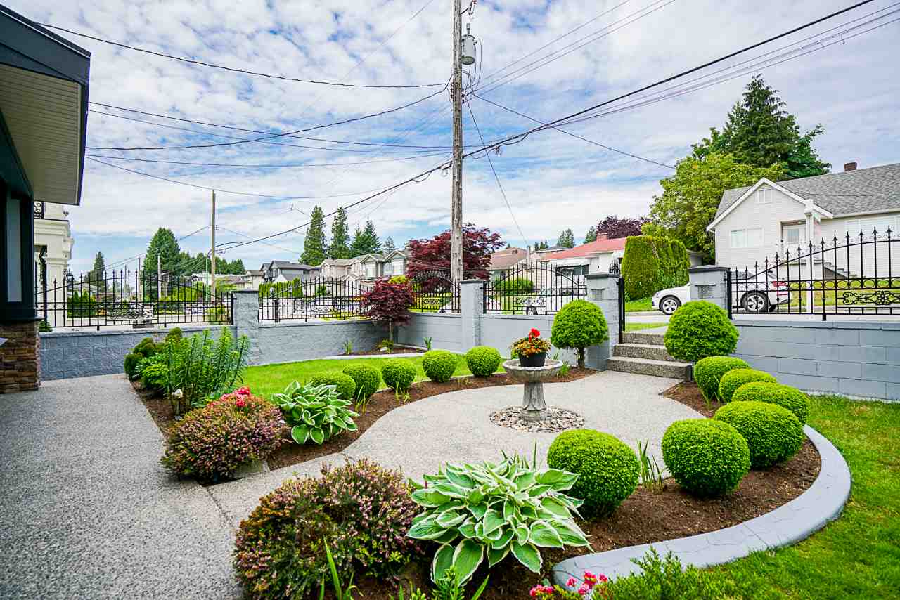 8068 11TH AVENUE Burnaby East 3