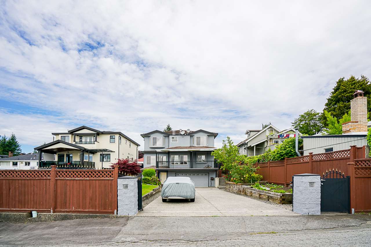 8068 11TH AVENUE Burnaby East 39