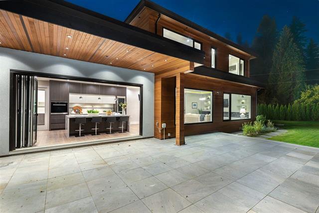 4476 Lions Ave, North Vancouver 2