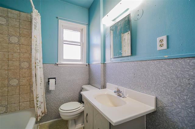 459 Garrett St, New Westminster 10