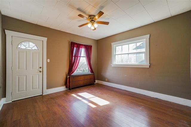 459 Garrett St, New Westminster 19